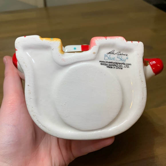 Hello Kitty Ceramic Wreath Candle Holder - Picture 7 of 7